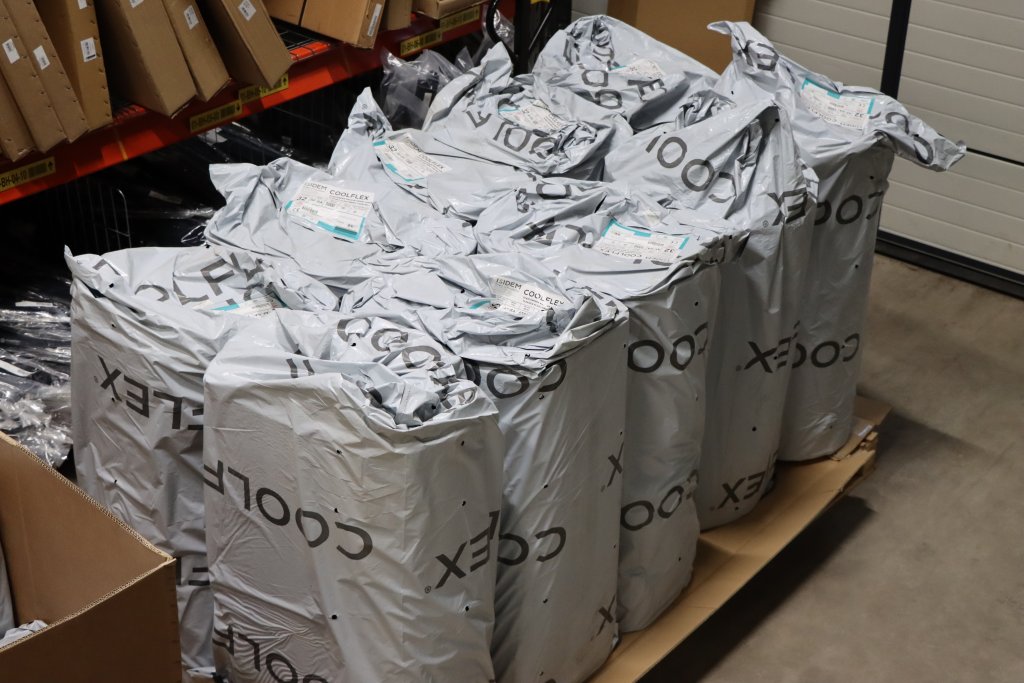 Cellular rubber insulation on pallet