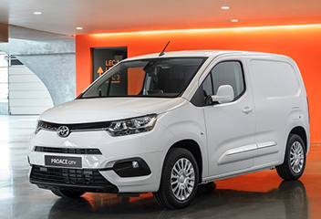 Takrails som passar Toyota Proace City 2019-