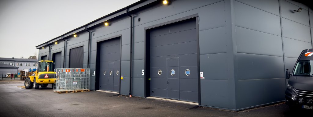 Rear view of Transportstyling (AB Mahol) premises at Hede&auml;ngsv&auml;gen 5 in Trollh&auml;ttan.