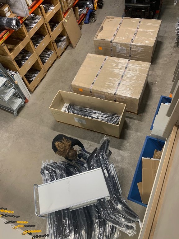 Delivery of Airplex Bonnet guards to Transportstyling